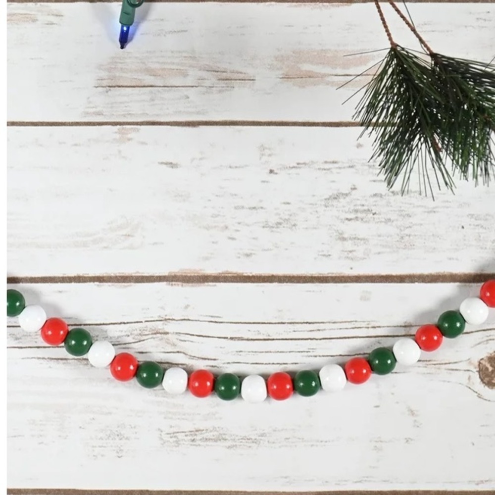 NWT Red White Green Wooden Beaded Holiday Garland Jewelry Making Spool L